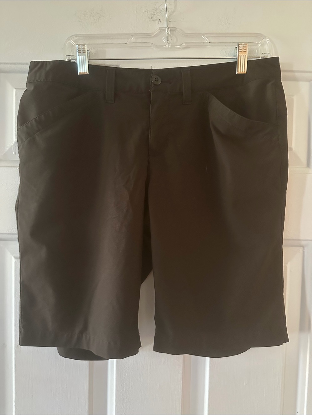 Eddie Bauer Women's Utility Hiking Performance Shorts Black size 8.
